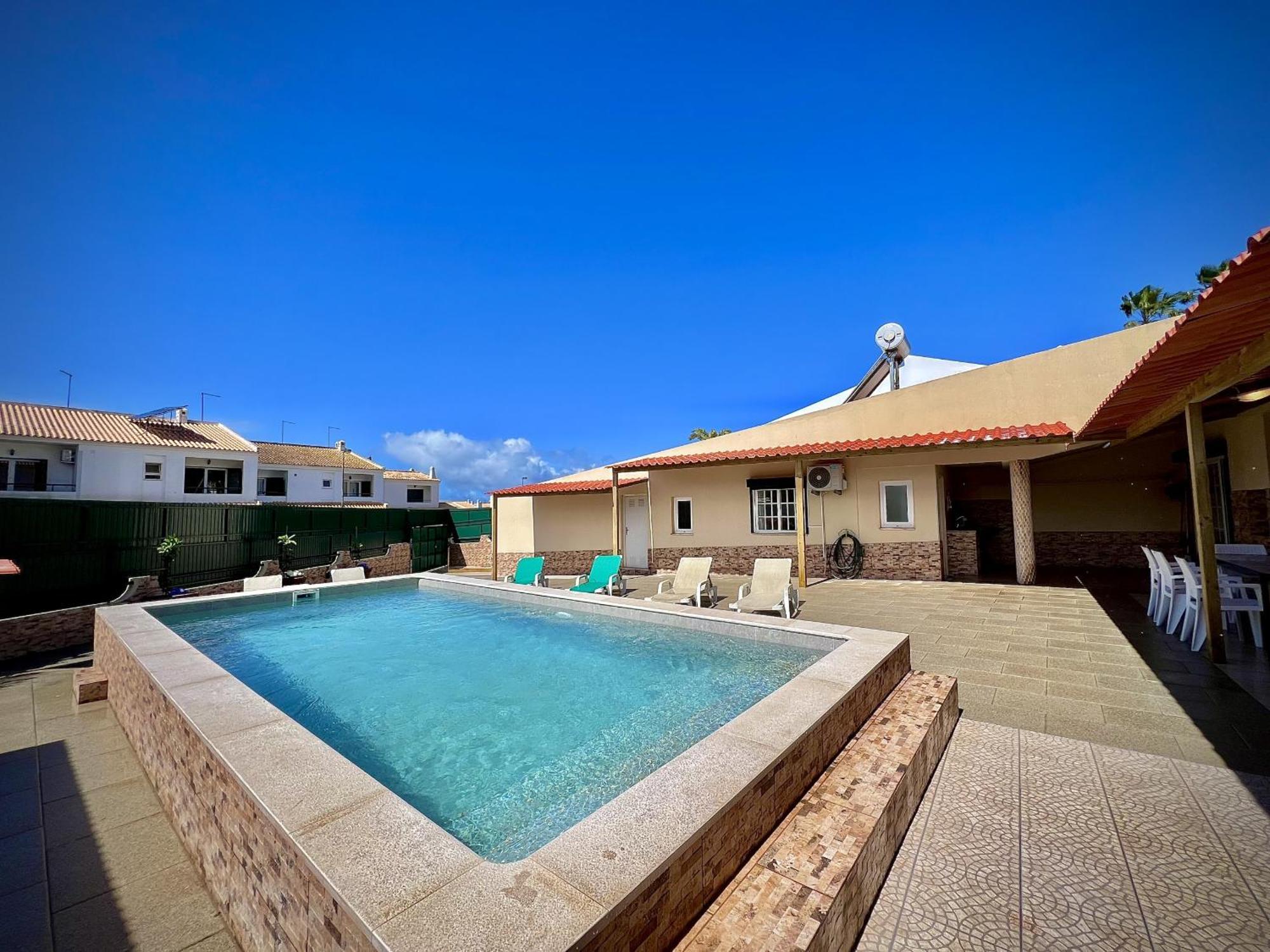 Albufeira Summer Villa 2 With Pool By Homing Kültér fotó