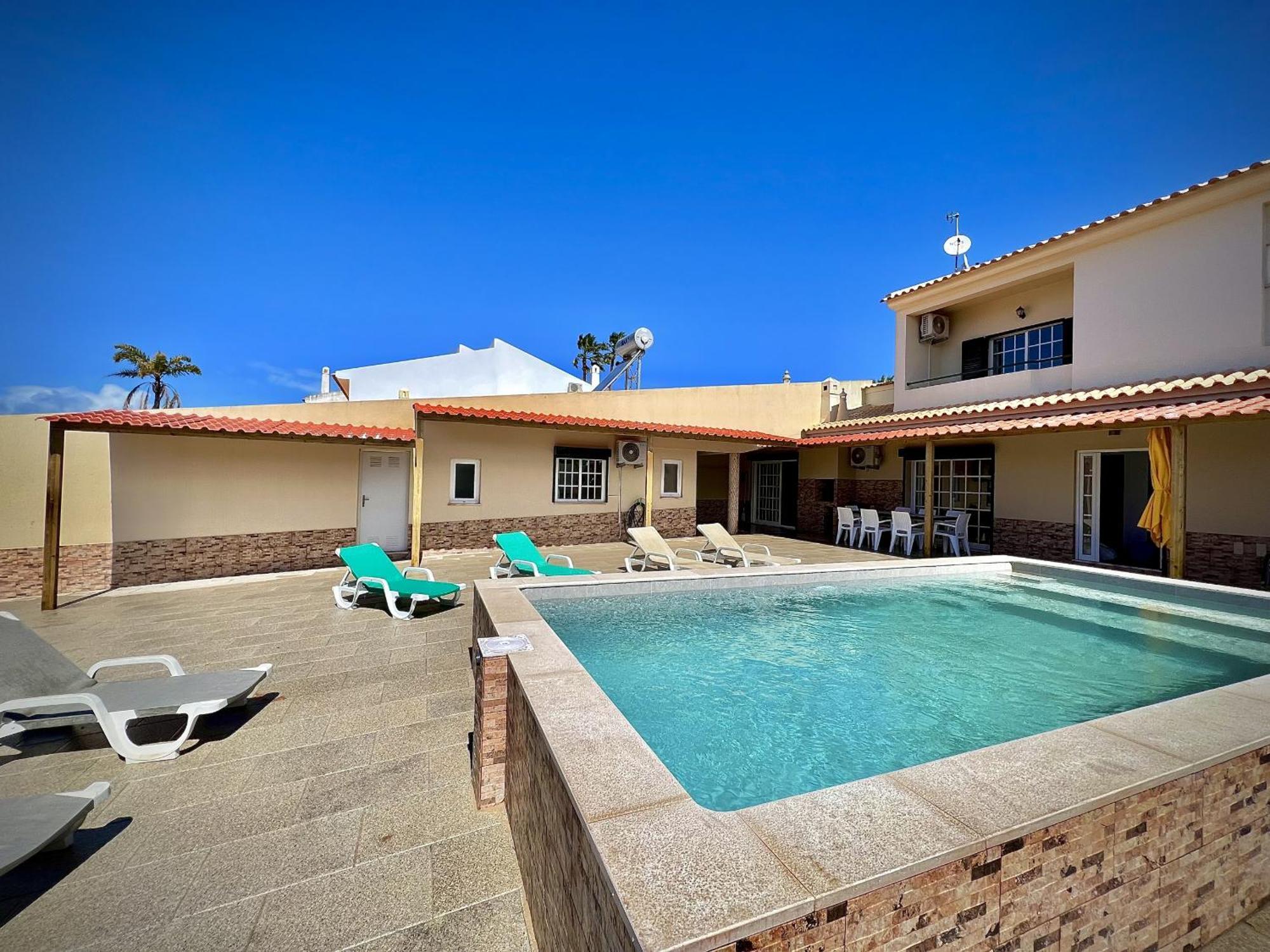 Albufeira Summer Villa 2 With Pool By Homing Kültér fotó